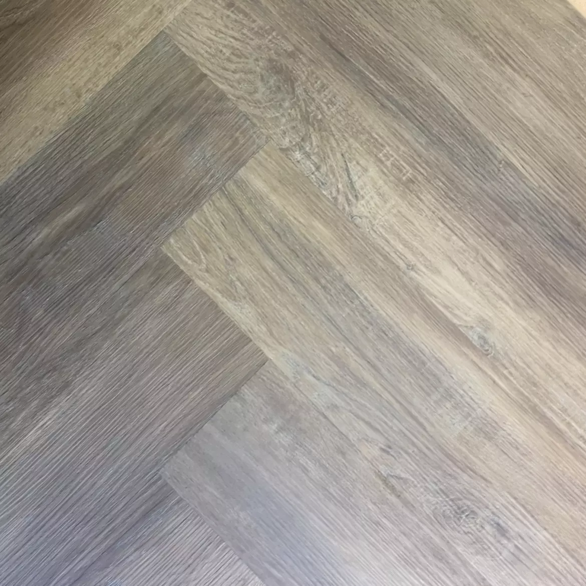 Виниловое напольное покрытие SPC DE-6219-9 Орех Королевский